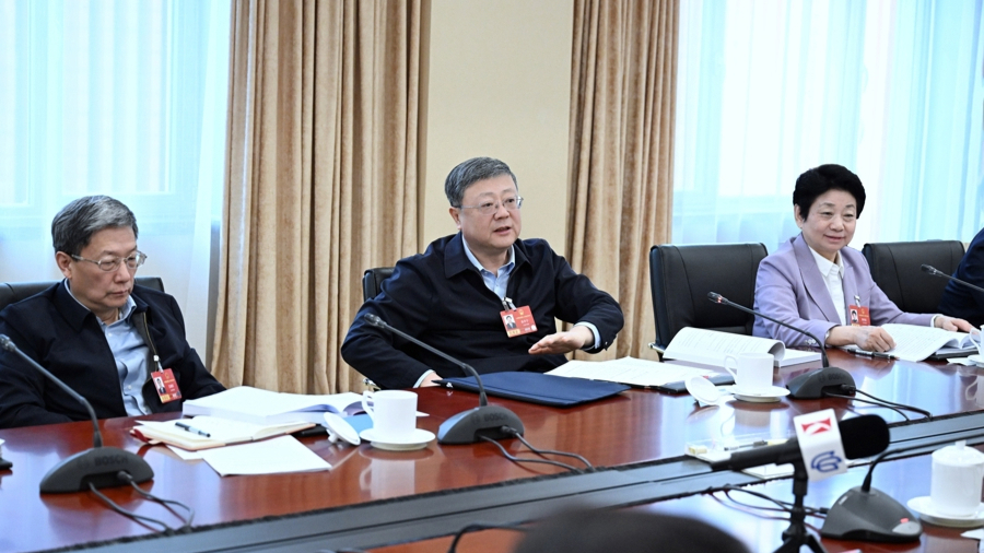 热火终极攻略：字母哥战力解析，防守，斯波教练如何化进攻劣势为优势