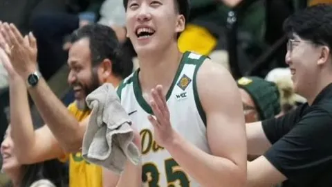 沙特大学体育场全力备战中沙对决，沙国球员现身赛场